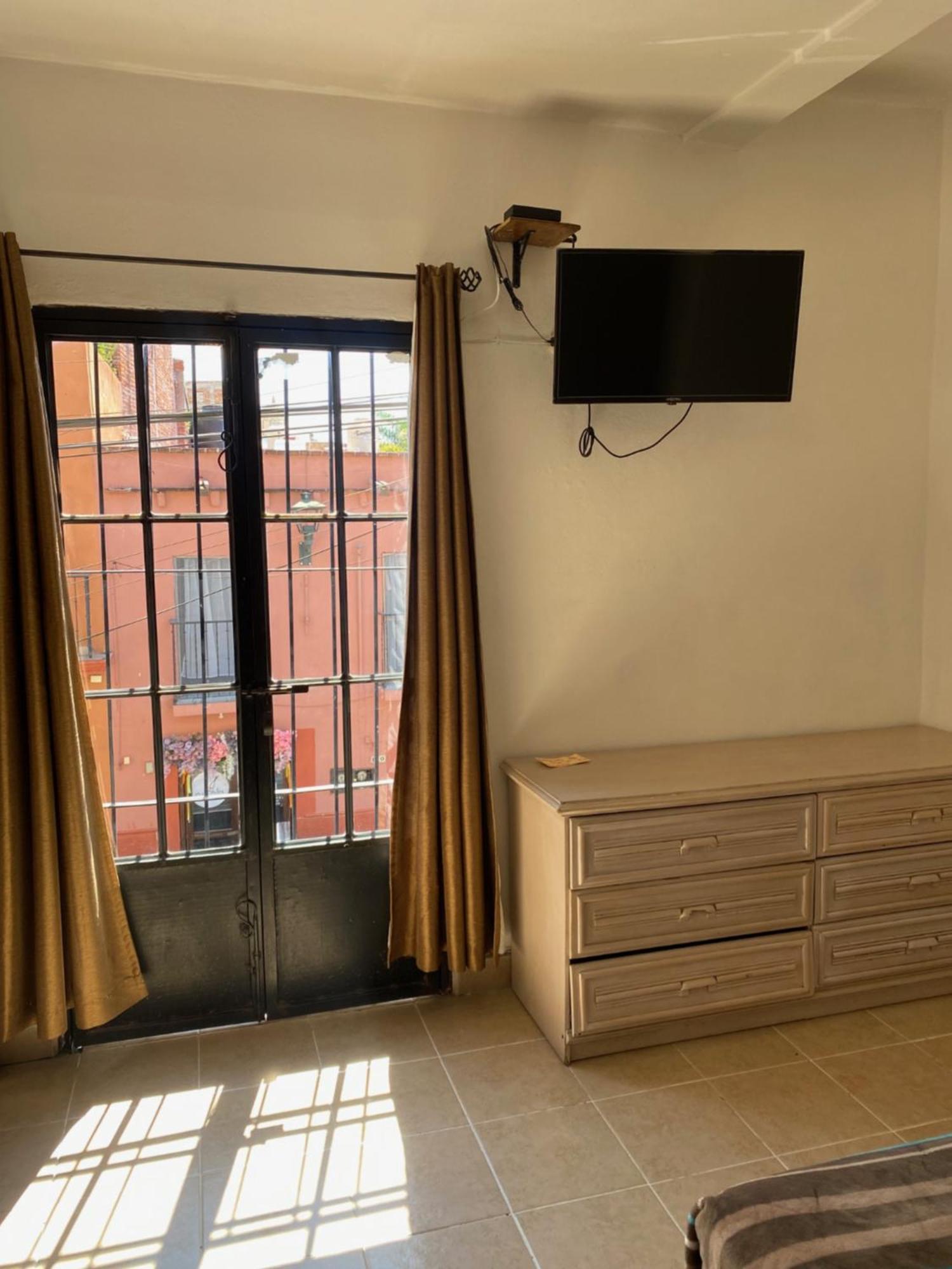 Hostel Inn Альенде Экстерьер фото