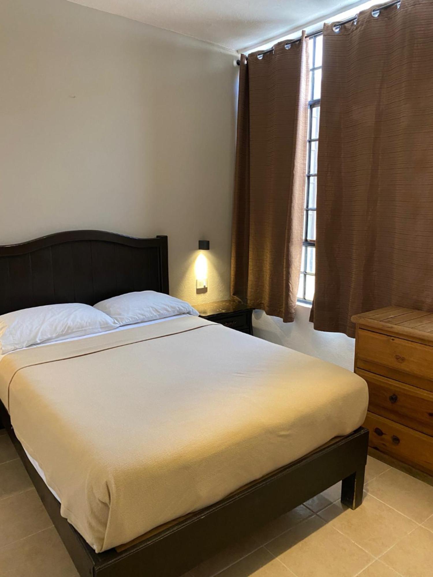 Hostel Inn Альенде Экстерьер фото